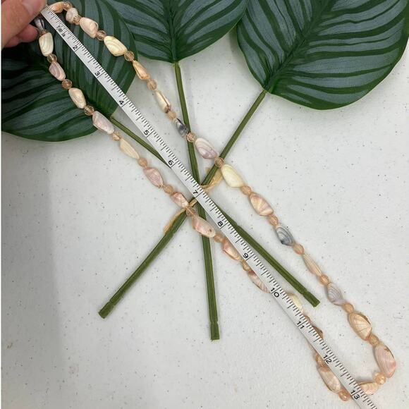 Handmade Neutral Color Small Sea Shell Plastic Bead Lightweight Necklace Jewelry - Picture 4 of 5